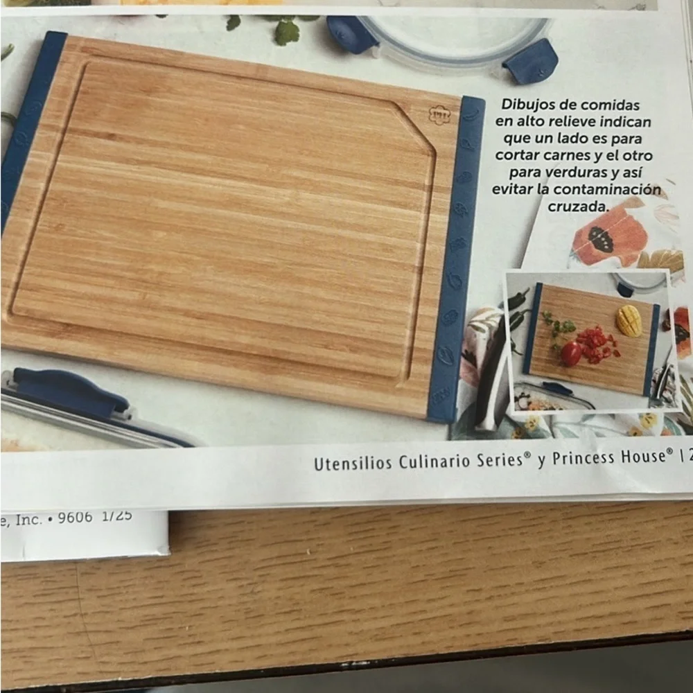 Princess House Bamboo Cutting Board with Blue Trim
